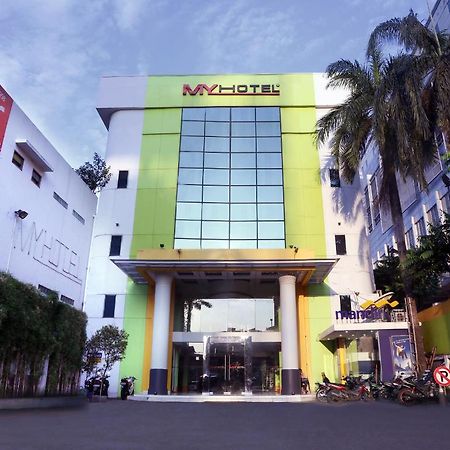 My Hotel Jakarta Buitenkant foto